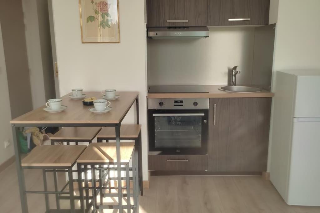 Appartement Tres Lumineux Avec Belle Vue Degagee โรชฟอต์อองแตร์ ภายนอก รูปภาพ